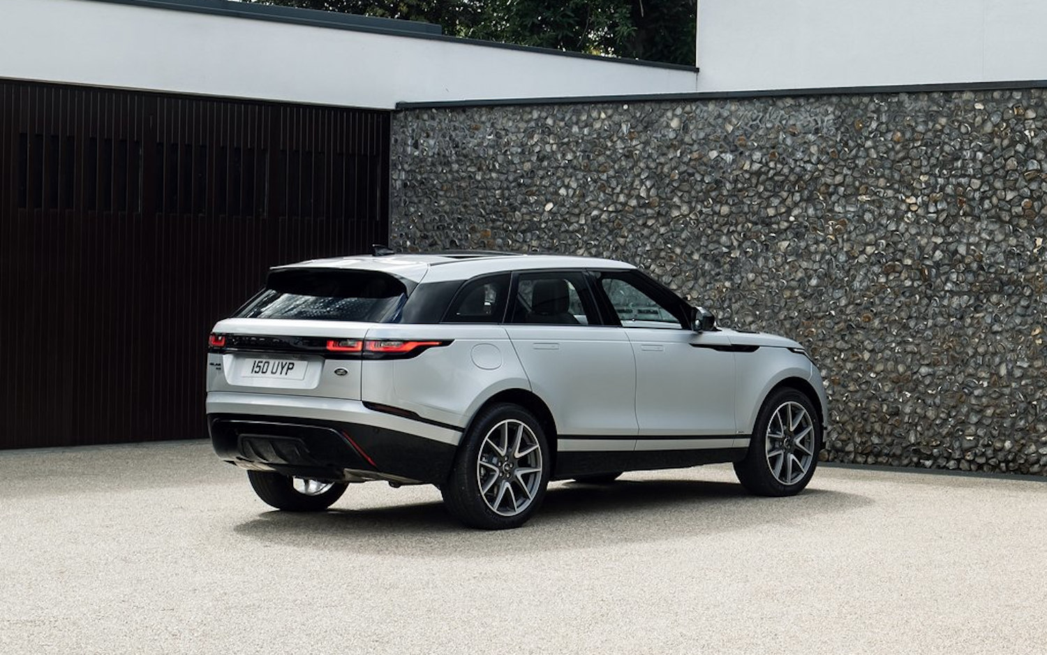 Land Rover Range Rover Velar P400e PlugIn Hybrid 2021 SUV Drive